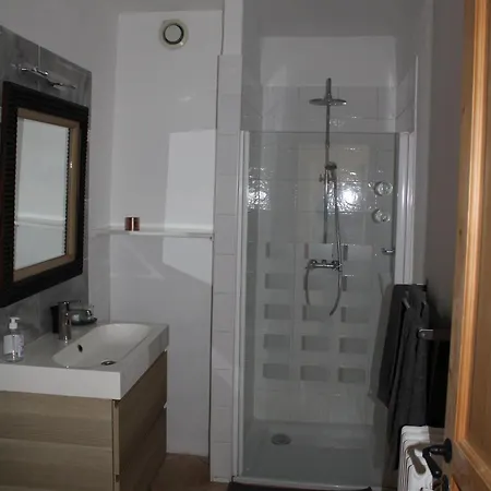 Agreable Appartement P2 Centre Ville Au Calme. Nimes Exterior photo