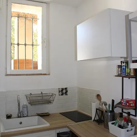 Agreable Appartement P2 Centre Ville Au Calme. Nimes Exterior photo