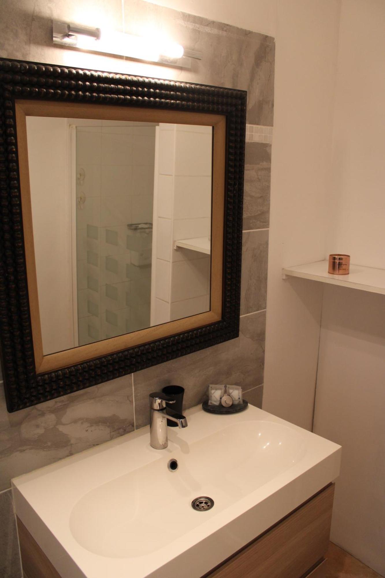 P2 Centre Au Calme. Appartement *